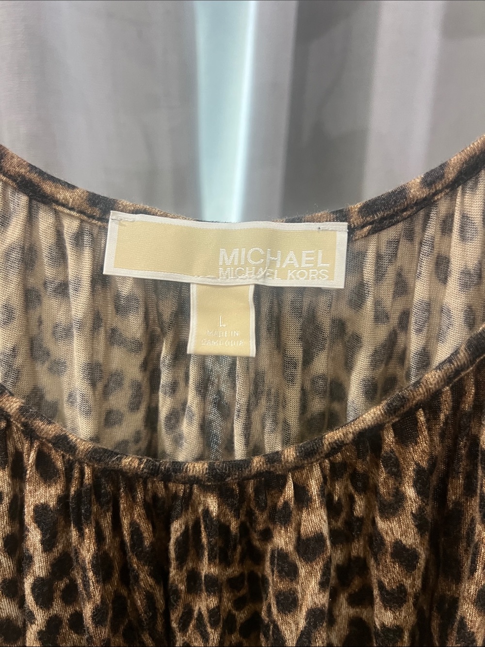 Vince Camuto Brown Leopard Print Scoop Neck Long Sleeve Top - Picture 2 of 3
